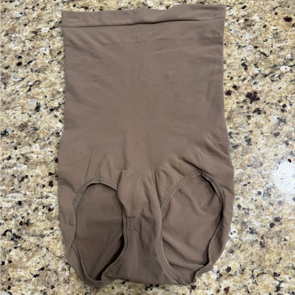 SPANX toast color Briefs size medium